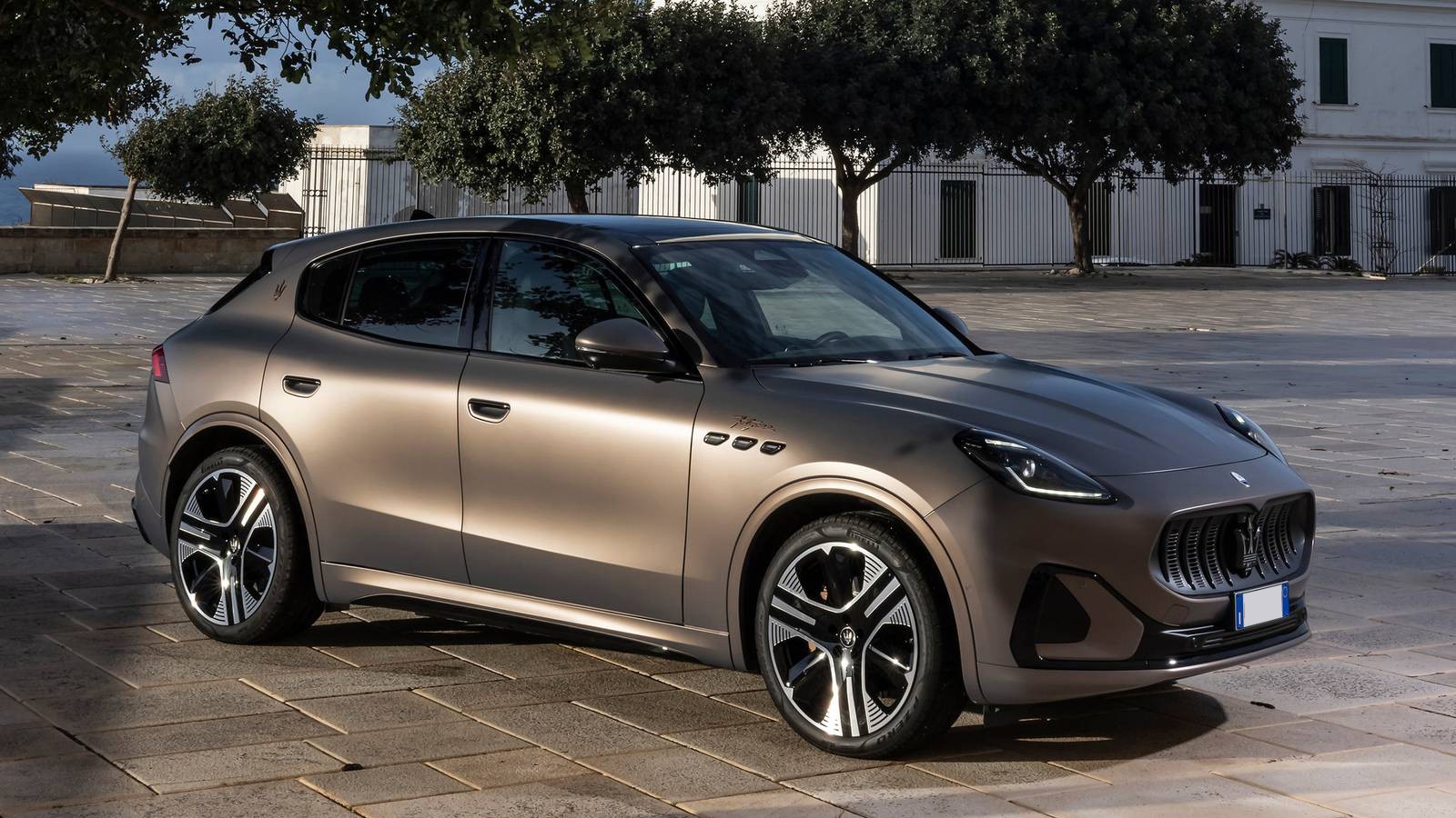 Maserati Grecale thuần điện mới sắp có mặt tại Việt Nam - 1