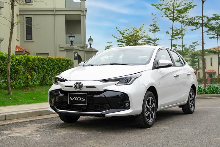 Giảm mạnh chỉ còn hơn 300 triệu đồng, nhiều sedan hạng B trở nên dễ mua - 1