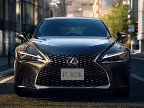 Lexus IS có thêm phiên bản đặc biệt Mode Black IV