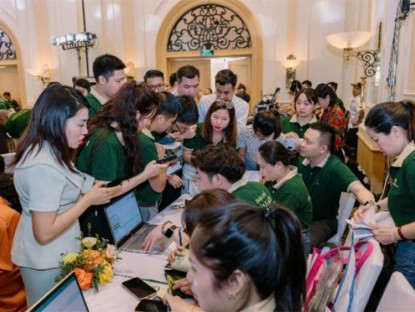 Thông tin doanh nghiệp - KHP Land đồng hành cùng tâm điểm bùng nổ – “Sold Out” Phân khu Mặt Trời tại Vinhomes Golden City