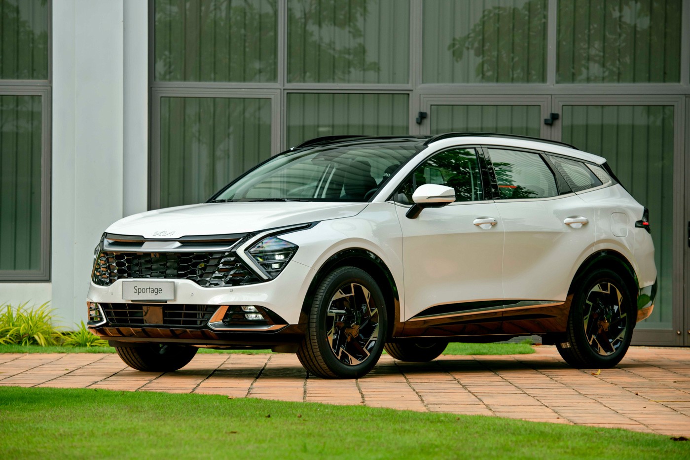 KIA giảm 50% lệ phí trước bạ cho toàn bộ dòng xe trong tháng này - 3
