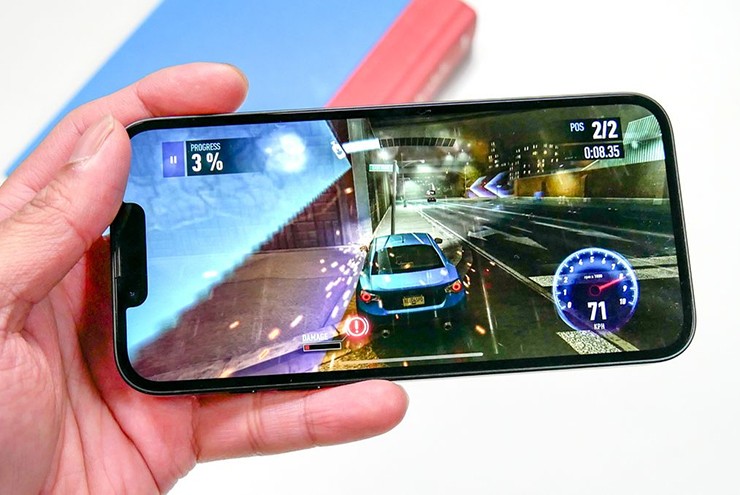 Dù người Việt xa lánh, đây vẫn là iPhone có tỷ lệ giá/hiệu năng tốt nhất - 2