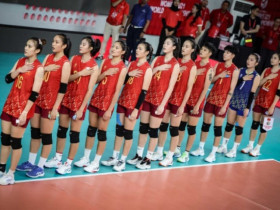 Phương Quỳnh và ĐT bóng chuyền nữ U21 Việt Nam chơi 