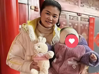 Gia đình - Cô giáo hiền dịu qua đời khi sinh con thứ 2, chồng là “thanh mai trúc mã”, một mình gà trống nuôi con