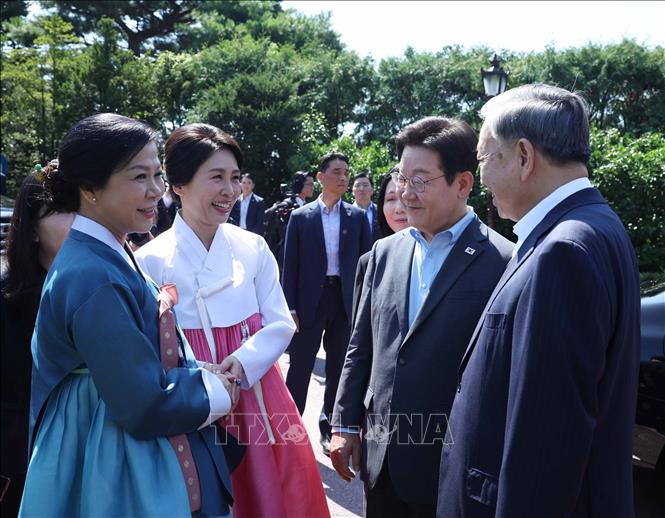 Chùm ảnh: Tổng Bí thư Tô Lâm và Phu nhân dự tiệc trà và thưởng thức nghệ thuật truyền thống - 1