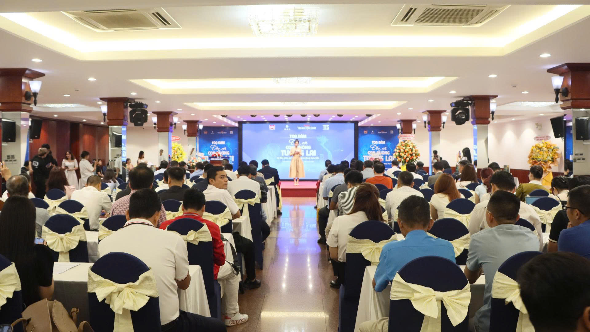 Tọa đàm Đến với “Con đường tương lai” – Từ tầm nhìn dự báo đến hành động thực tiễn - 1