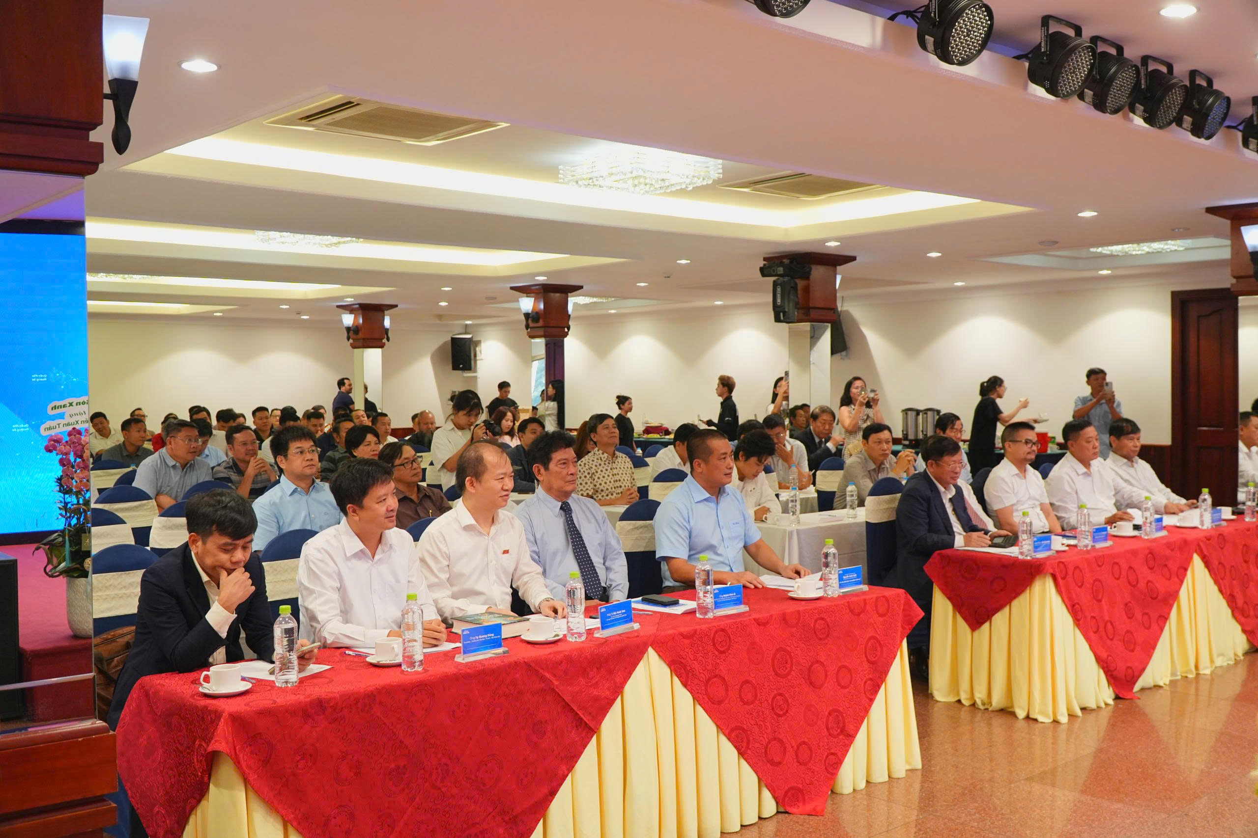 Tọa đàm Đến với “Con đường tương lai” – Từ tầm nhìn dự báo đến hành động thực tiễn - 2