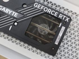 Cận cảnh card đồ họa Geforce RTX 5060 Windforce 8GB