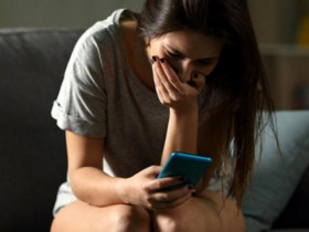 Tin nhắn từ người lạ hé lộ sự thật chết lặng về người chồng hoàn hảo