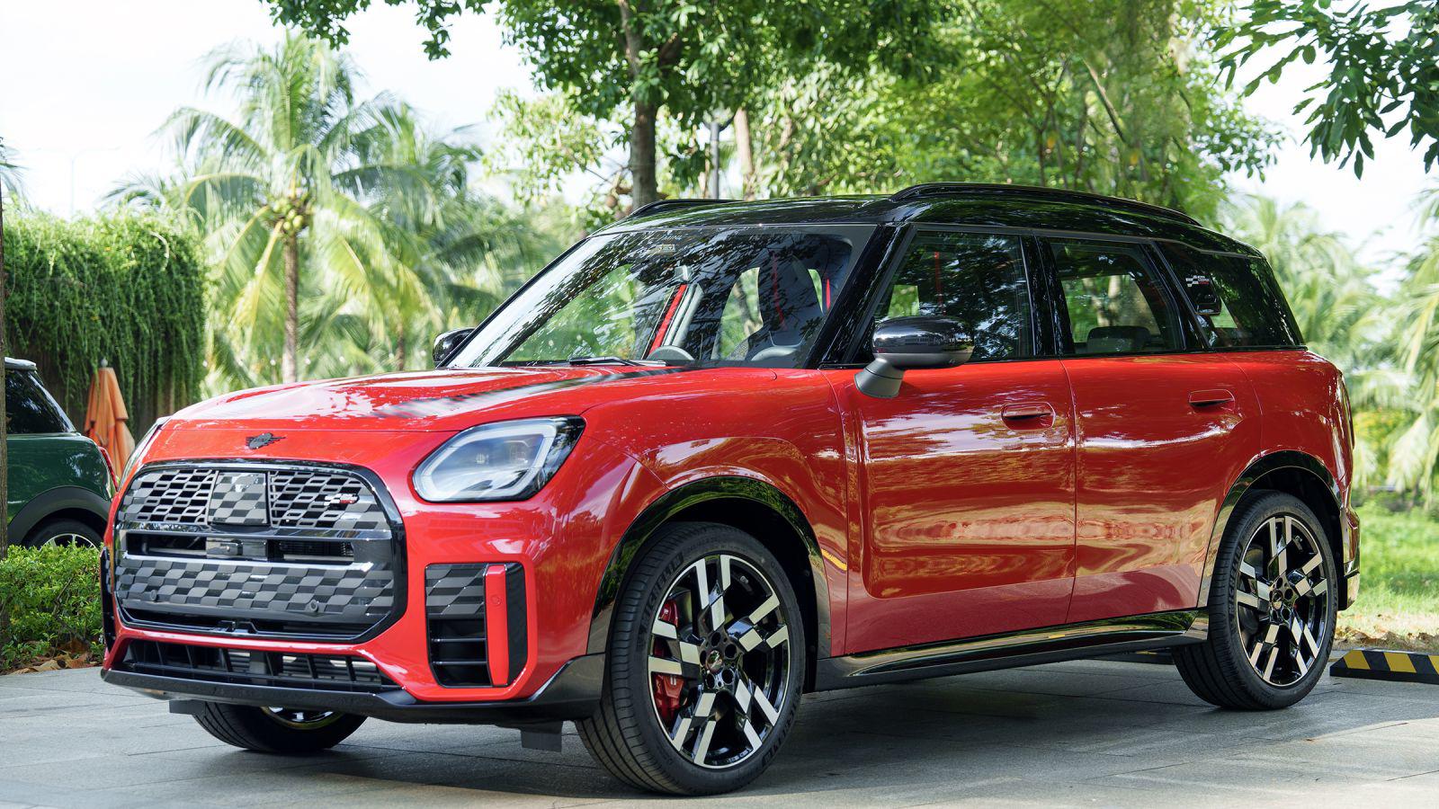 MINI Cooper phiên bản đặc biệt JCW công bố giá bán hơn 2,5 tỷ đồng tại Việt Nam - 4