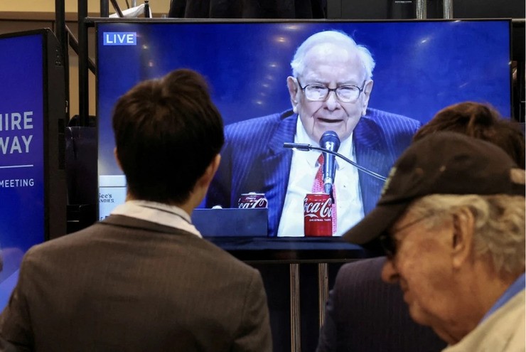 Warren Buffett rót hơn tỷ USD vào một công ty thua lỗ, cổ phiếu công ty lập tức tăng dựng đứng - 1