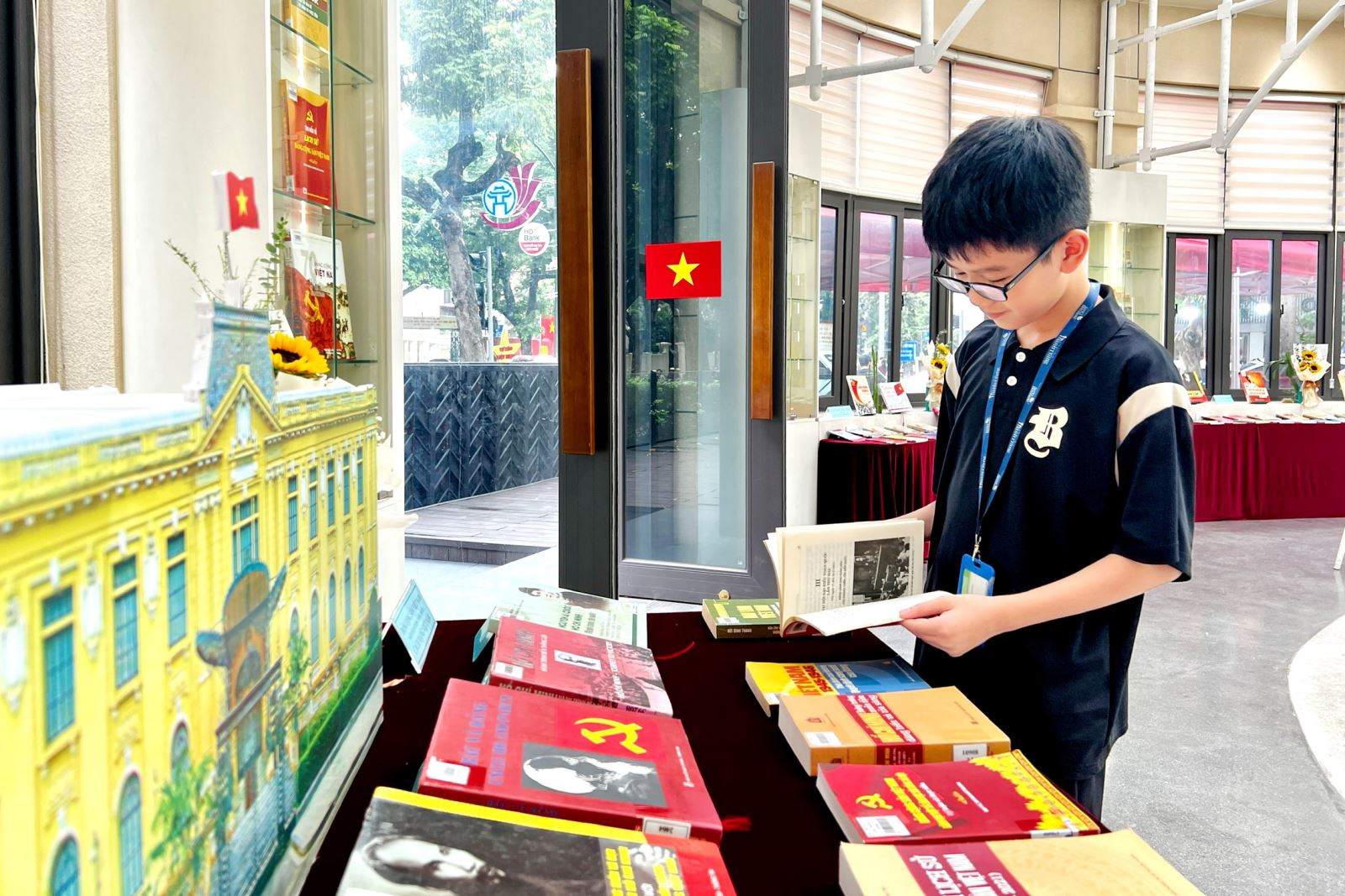 Trưng bày hơn 400 tư liệu với chủ đề “Việt Nam - 80 năm hành trình độc lập, tự do, hạnh phúc” - 2