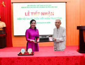 Khu Di tích Chủ tịch Hồ Chí Minh tại Phủ Chủ tịch tiếp nhận hiện vật về Chủ tịch Hồ Chí Minh