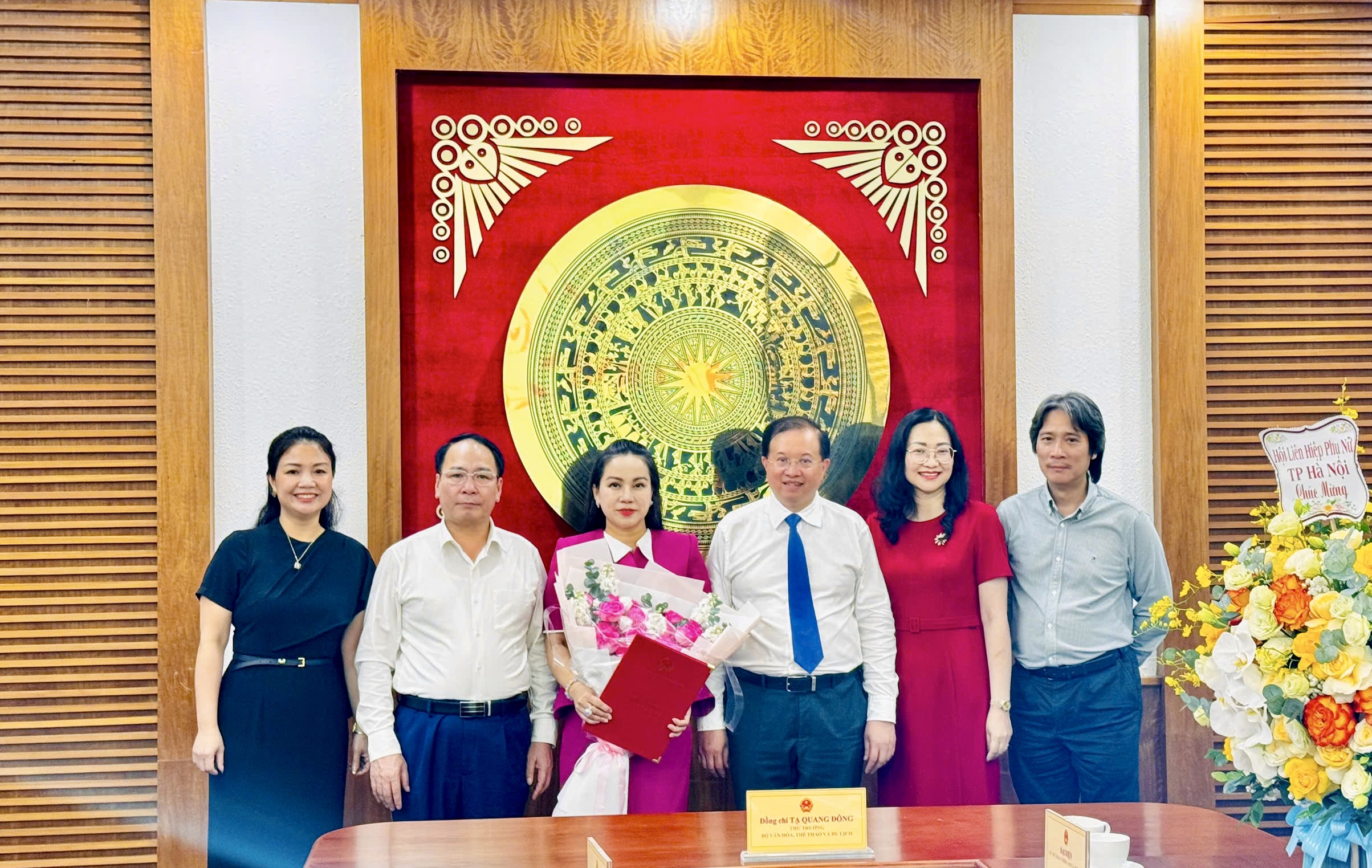 Bà Phạm Thị Mỹ Hoa giữ chức Phó Cục trưởng Cục Mỹ thuật, Nhiếp ảnh và Triển lãm - 2