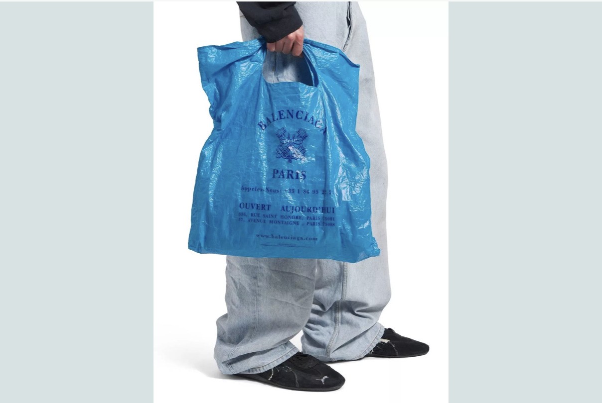 Sốc với túi nylon nhàu nhĩ giá &#39;cắt cổ&#39; 27,5 triệu đồng - 2