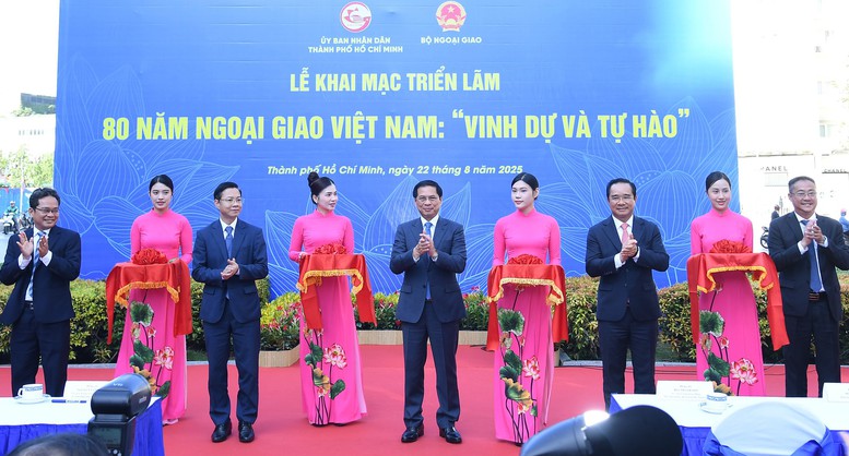 Khai mạc Triển lãm '80 năm Ngoại giao Việt Nam: Vinh dự và tự hào' - 1