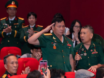 Sân khấu - Điện ảnh - Xem phim “Mưa đỏ” nước mắt không thể ngừng rơi