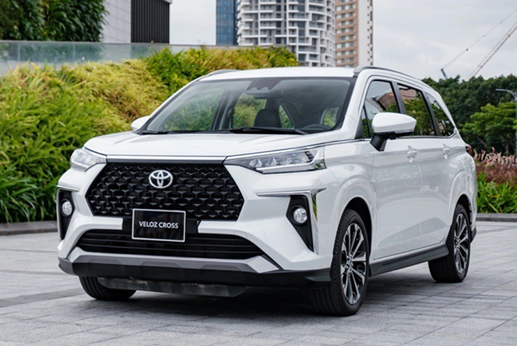 Toyota Veloz Hybrid sắp ra mắt thách thức Mitsubishi Xpander - 2