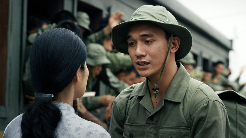 “Mưa đỏ” vượt mốc doanh thu 100 tỷ đồng - 1