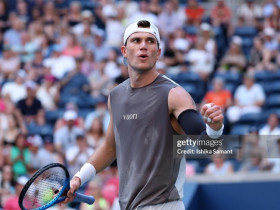 Hấp dẫn tennis US Open: Draper vượt khó ngày tái xuất, Rybakina thắng hủy diệt