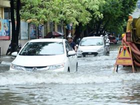 Cảnh báo nguy hiểm khi lái xe qua vùng nước ngập