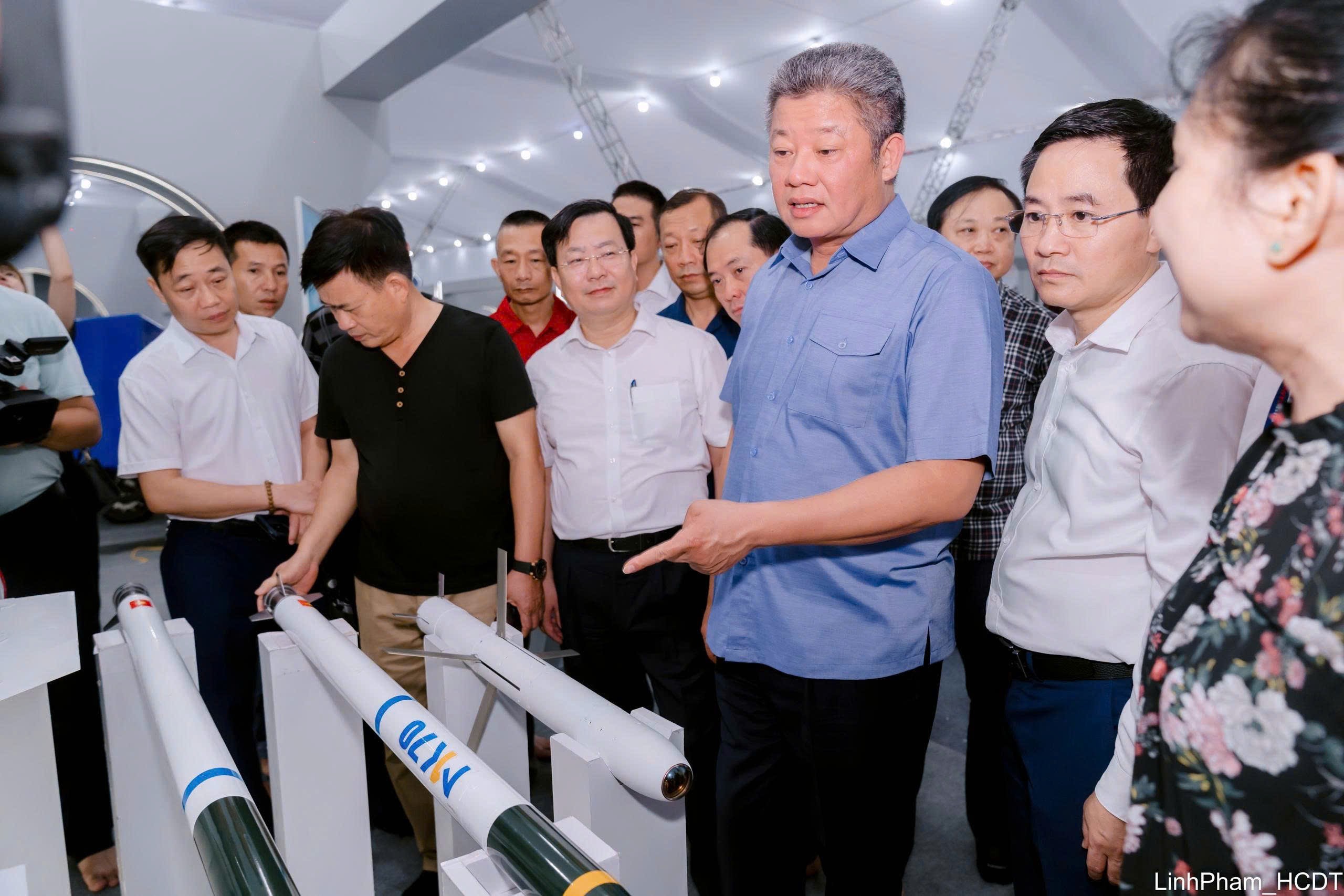 Giới trẻ thỏa sức trải nghiệm các làng nghề truyền thống Hà Nội - 5