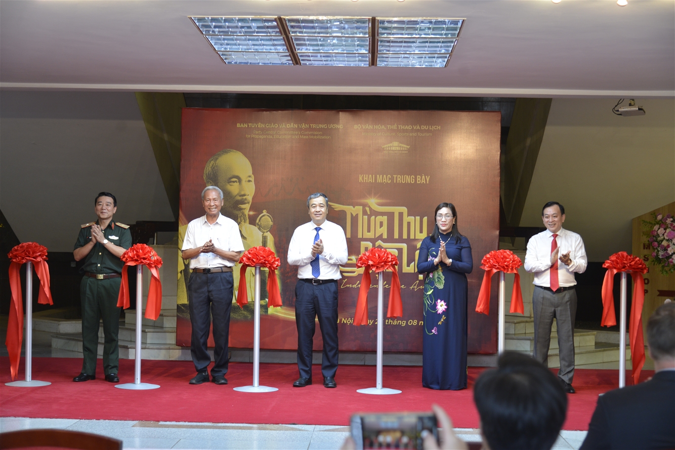 Giới thiệu hơn 200 tư liệu, hình ảnh và hiện vật tại trưng bày chuyên đề “Mùa thu Độc lập” - 2