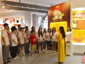 Giới thiệu hơn 200 tư liệu, hình ảnh và hiện vật tại trưng bày chuyên đề “Mùa thu Độc lập”