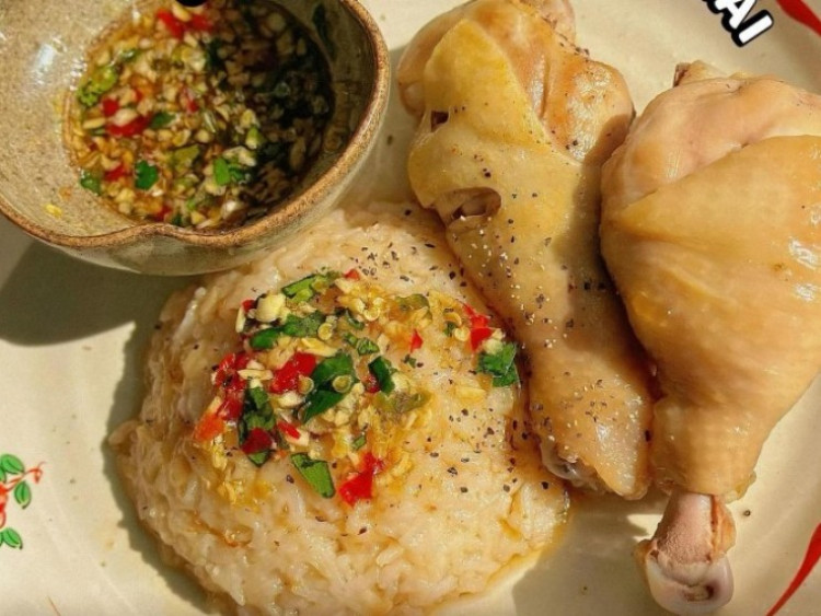 Món cơm gà hầm ngon