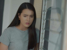 Chồng ngày nào cũng mang canh đến cho mẹ vợ, tôi sinh nghi theo dõi rồi nhũn chân với cảnh trong bếp
