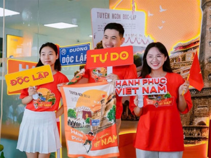 Thông tin doanh nghiệp - Người dân đổ về photobooth SHB, khoảnh khắc mừng Quốc khánh thêm rộn ràng