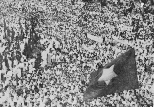 “Chói lọi sao vàng, hoa vĩ đại” - 1