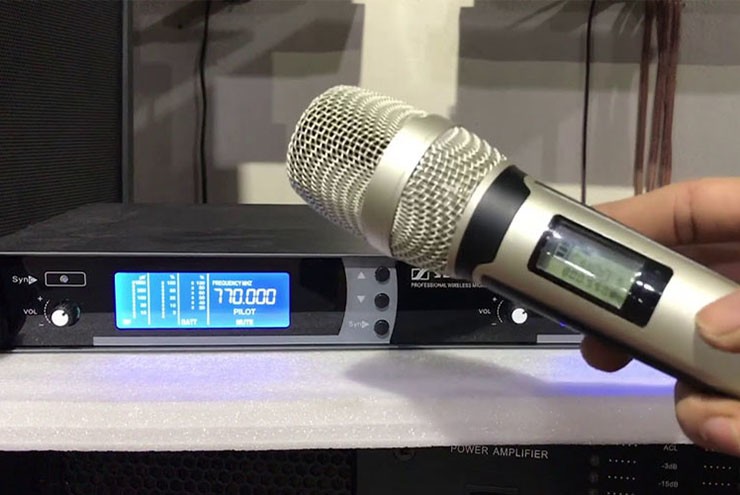 Coi chừng mất tiền oan khi hát karaoke bằng micro không dây - 2