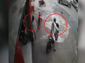Clip: Thanh niên đi mua xe, lái thử Kawasaki rồi phóng đi mất hút bỏ lại bạn gái