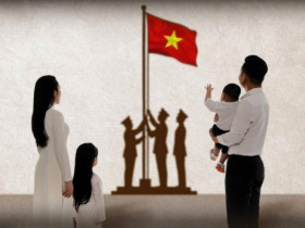MC Hạnh Phúc chia sẻ bộ hình cảm động bên 