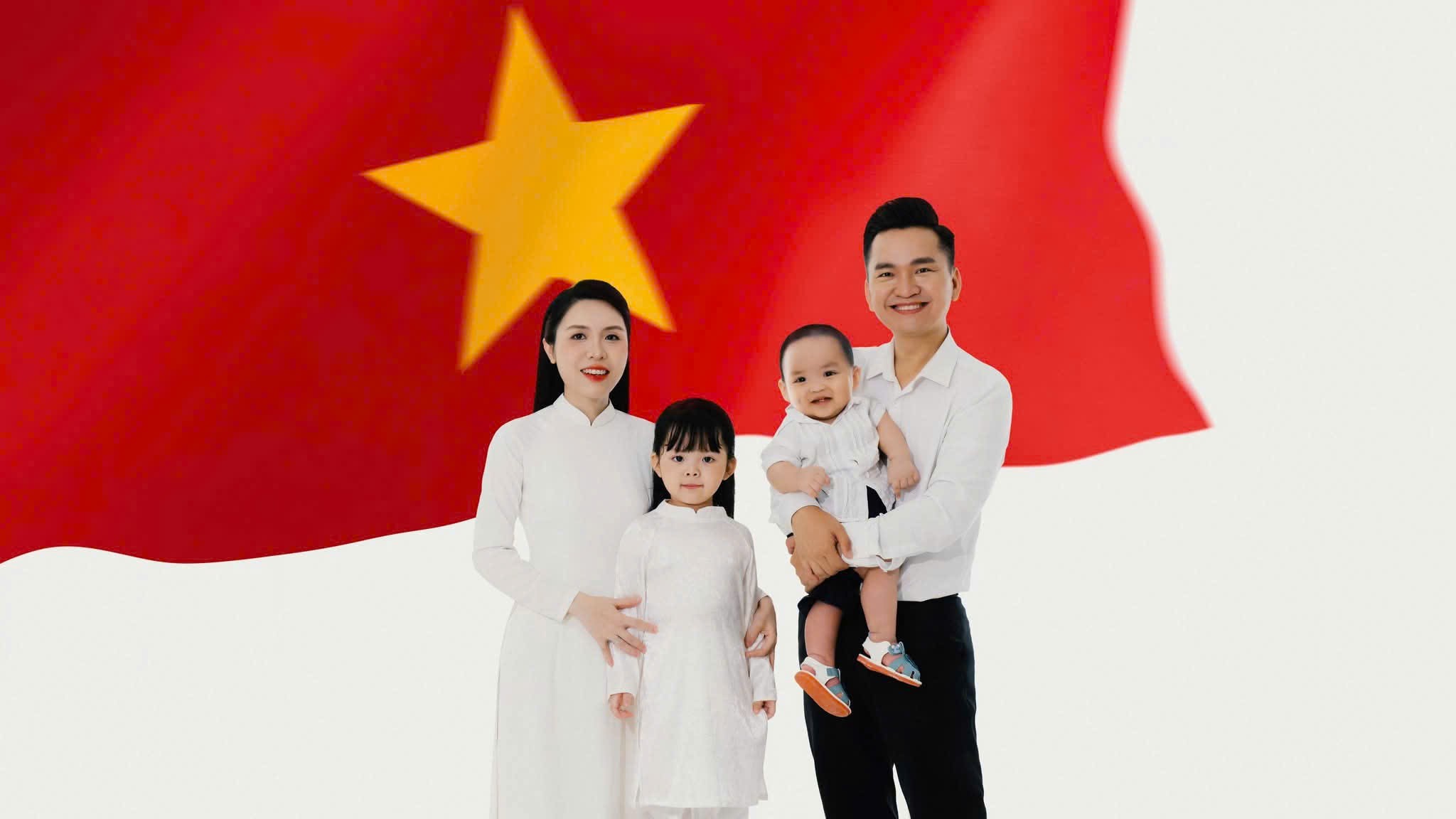 MC Hạnh Phúc chia sẻ bộ hình cảm động bên "bóng hình đất nước" - 8