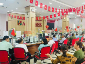 Kinh tế 24h: Ngân hàng làm việc xuyên lễ để kịp chi trả quà 2/9 cho người dân