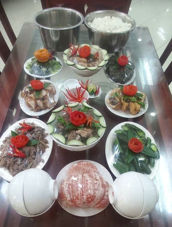 Cận cảnh bữa cơm của các chiến sỹ tham gia A80 - 9