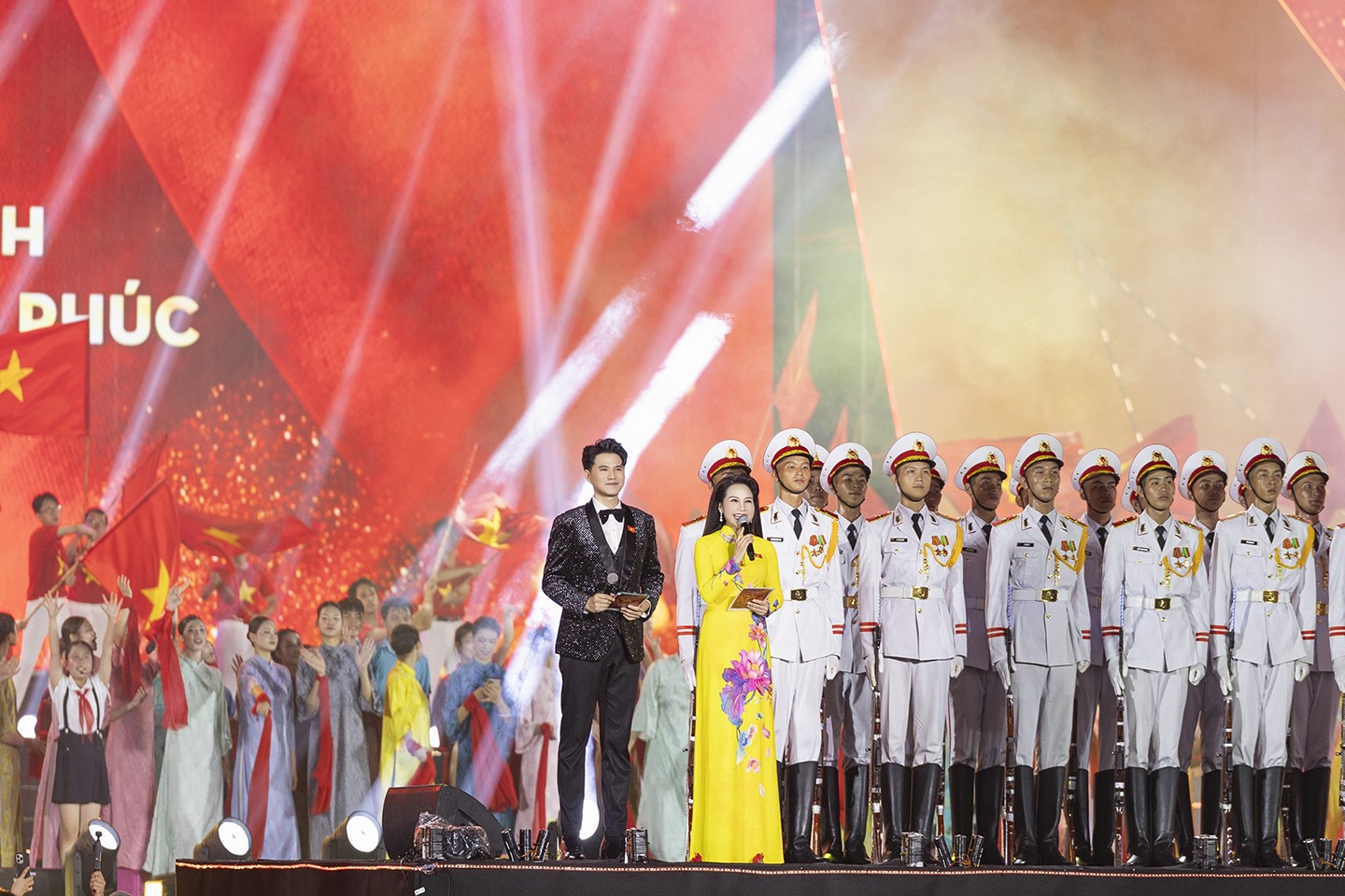 Nam MC dẫn Concert Quốc gia đặc biệt là ai? - 3