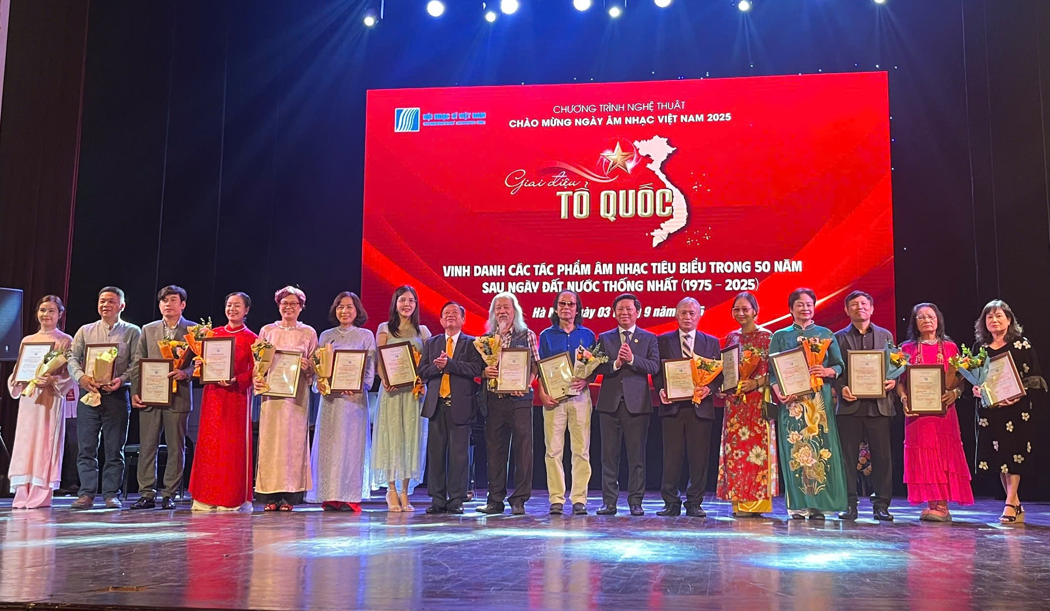 55 tác phẩm âm nhạc tiêu biểu trong 50 năm sau ngày đất nước thống nhất được vinh danh - 2