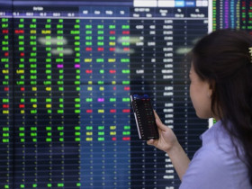Kinh tế 24h: VN-Index lần đầu vượt 1.700 điểm