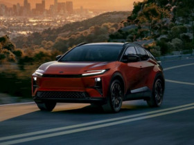 Bản thuần điện thay thế Toyota Corolla Cross xuất hiện trên phố