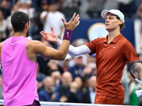 Sinner ngậm đắng nuốt cay trước Alcaraz ở US Open, lùi 1 bước để tiến 3 bước
