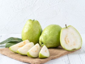 Mua ổi chọn quả sần sùi hay nhẵn thì ngon, người bán tiết lộ 5 mẹo cực hay, lúc nào cũng lấy được quả ngon