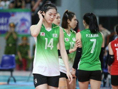 Thể thao - Chân dài 17 tuổi cao 1m90 giành &quot;cú ăn 3&quot; lịch sử ở bóng chuyền Việt Nam