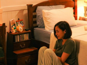 Lúc sắp lấy chồng, mẹ tiết lộ bí mật giấu gần 20 năm của bố dượng khiến tôi mất ngủ cả đêm