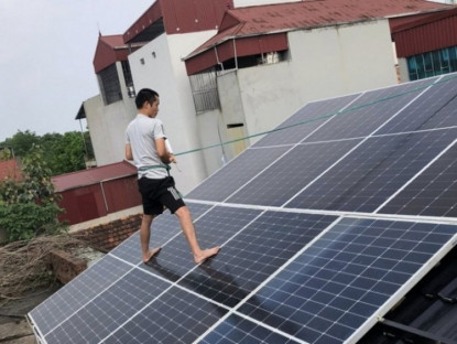 Kinh tế - Hoá đơn tiền điện khoảng 2 triệu đồng/tháng, lắp điện mặt trời mái nhà hết bao nhiêu tiền?