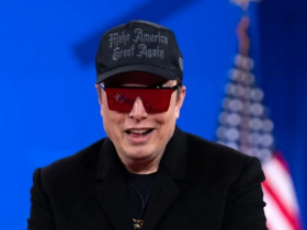 Elon Musk mạnh tay chi tiền