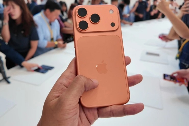 Galaxy S26 Ultra gây bất ngờ khi được người dùng "mê" hơn iPhone 17 Pro - 1