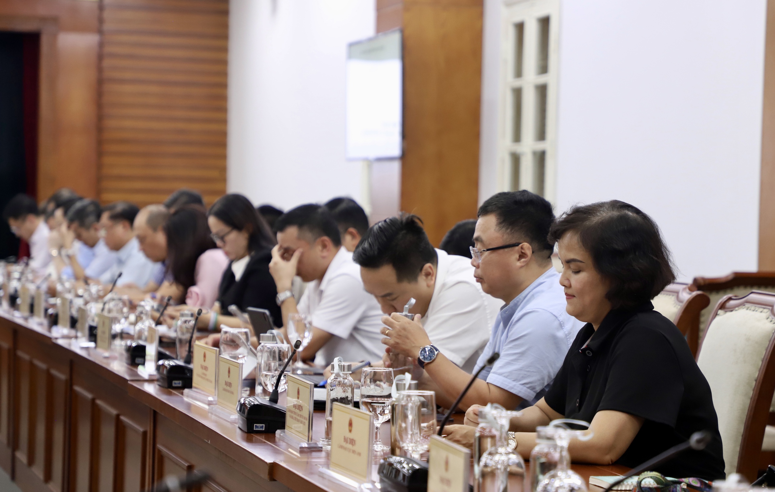 Thứ trưởng Thường trực Lê Hải Bình chủ trì Tọa đàm xây dựng dự thảo Nghị quyết của Bộ Chính trị về Chấn hưng và phát triển văn hóa Việt Nam trong kỷ nguyên mới - 6